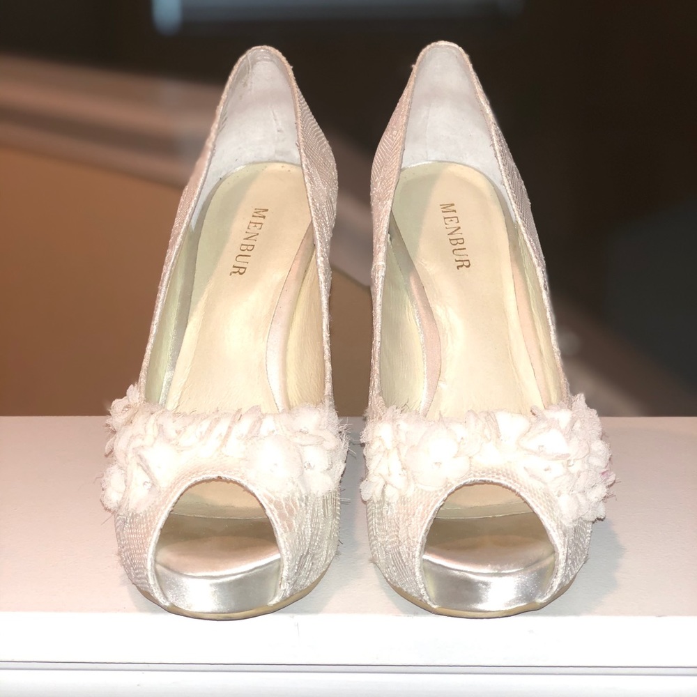 Menbur Novia white heels